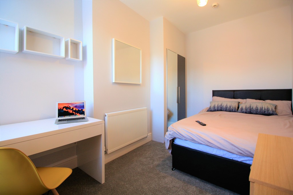 West Lorne Street, Chester, Cheshire Urban Sale & Let